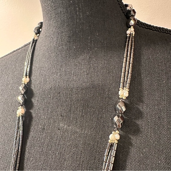 Vintage Twisted Hematite Triple Strand Fresh Water Pearls Long Necklace EUC - Picture 6 of 17